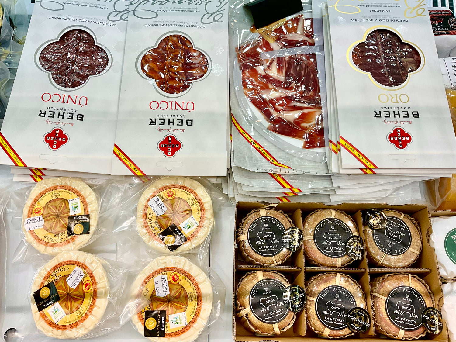 Foto de diferentes articulos de charcutería